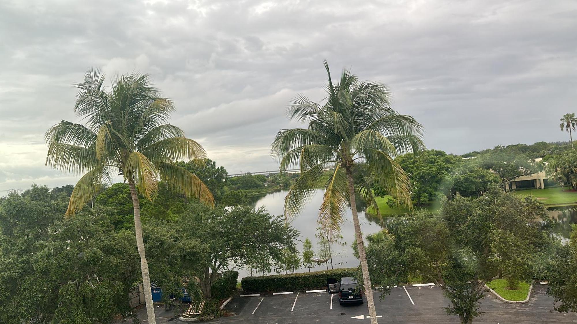 La Quinta Inn & Suites By Wyndham Sawgrass Sunrise Exterior foto